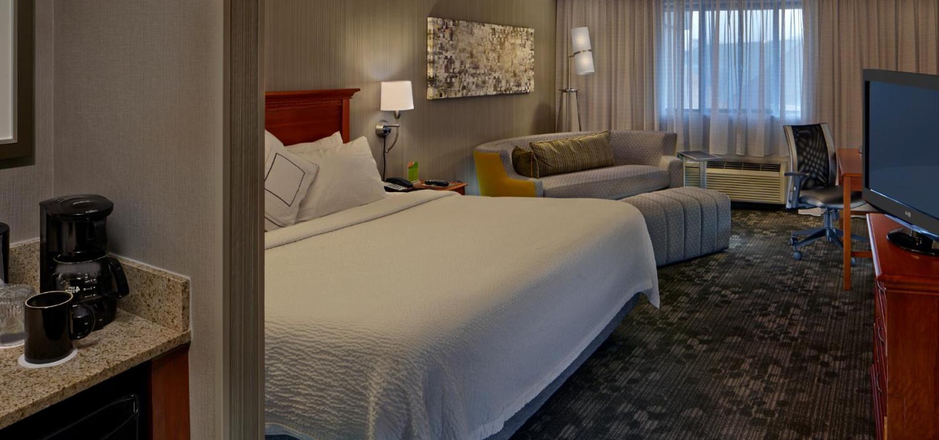 Courtyard Hartford Cromwell Hotel Екстериор снимка