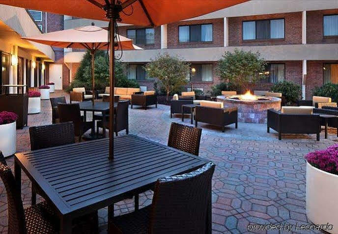 Courtyard Hartford Cromwell Hotel Екстериор снимка