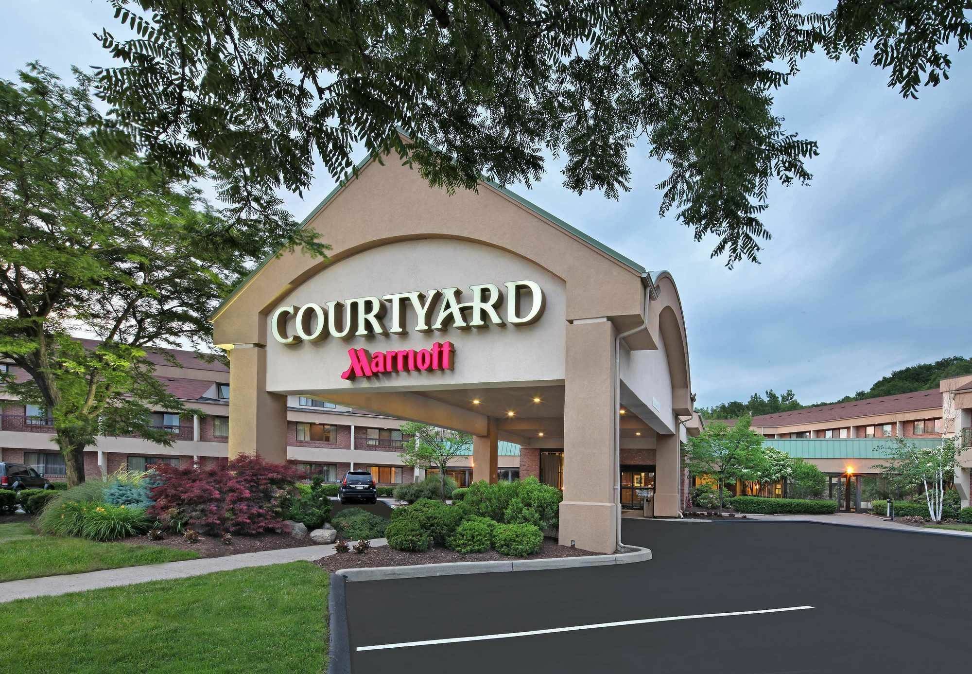 Courtyard Hartford Cromwell Hotel Екстериор снимка